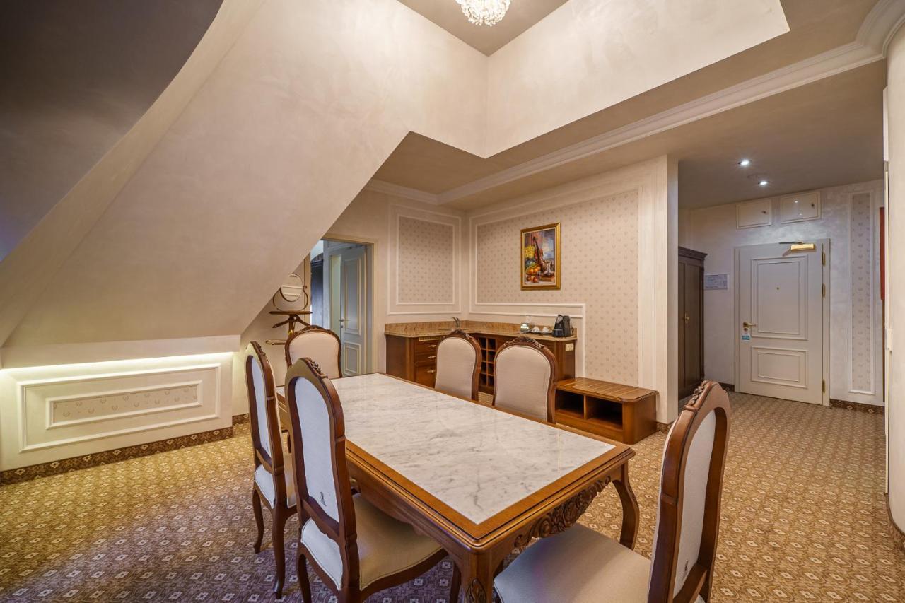 Residence City Garden - Certificate Of Excellence Top 10 Best Five-Stars City Hotels For 2024 Awarded By Htif Plovdiv Exterior foto