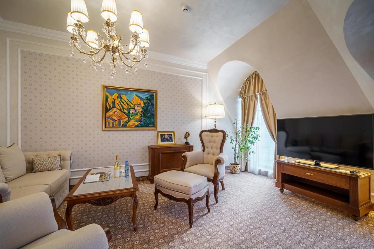 Residence City Garden - Certificate Of Excellence Top 10 Best Five-Stars City Hotels For 2024 Awarded By Htif Plovdiv Exterior foto