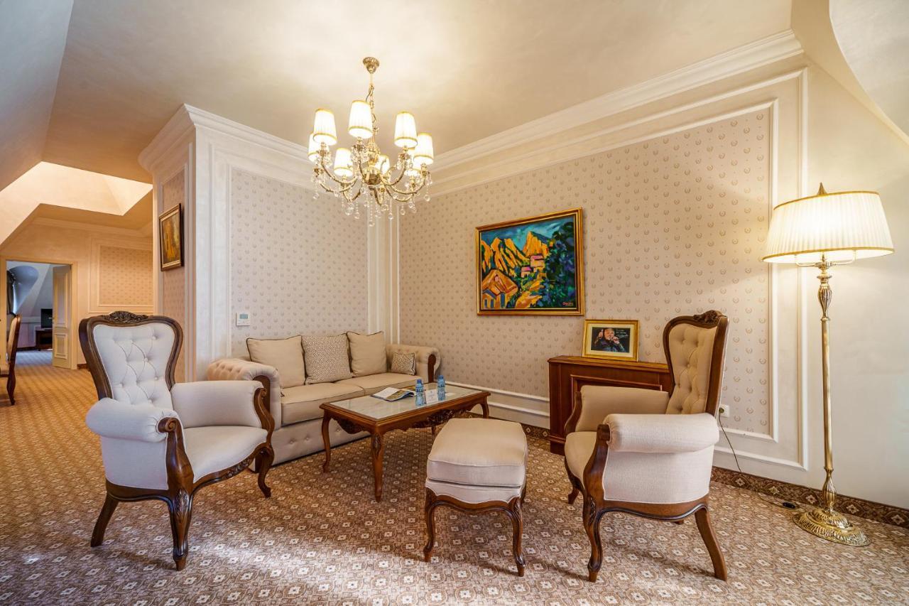 Residence City Garden - Certificate Of Excellence Top 10 Best Five-Stars City Hotels For 2024 Awarded By Htif Plovdiv Exterior foto