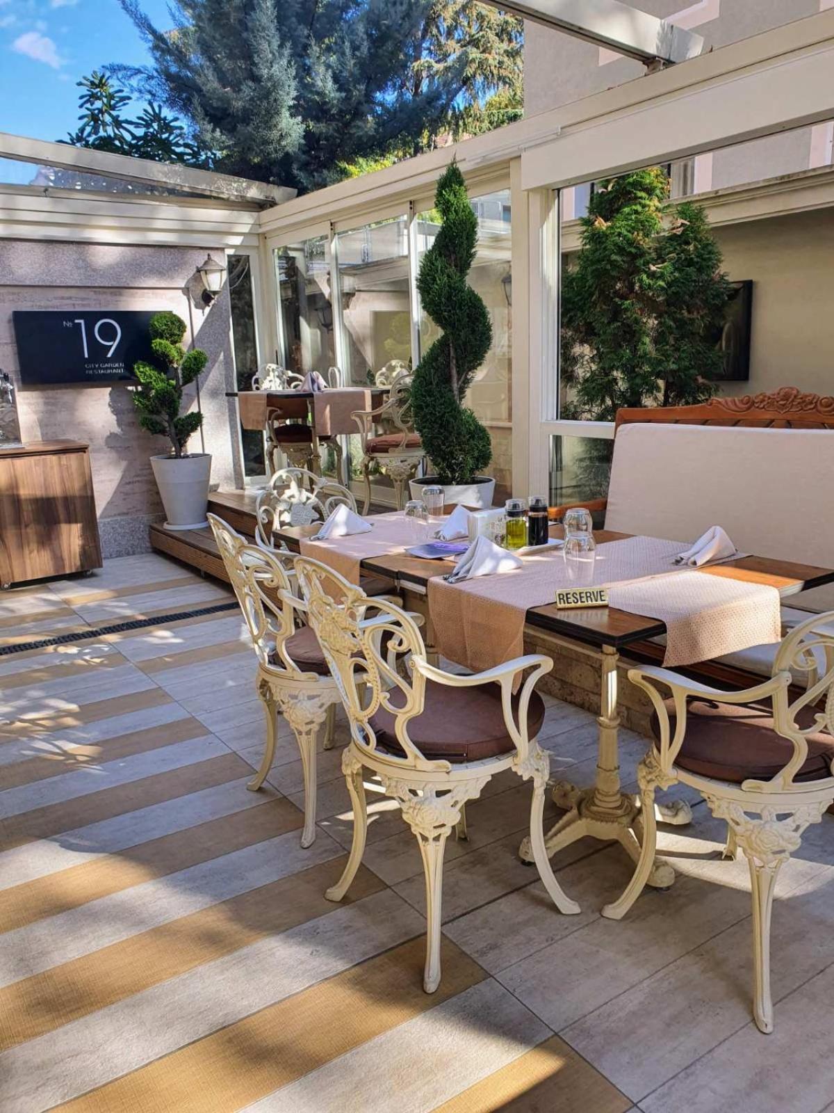 Residence City Garden - Certificate Of Excellence Top 10 Best Five-Stars City Hotels For 2024 Awarded By Htif Plovdiv Exterior foto